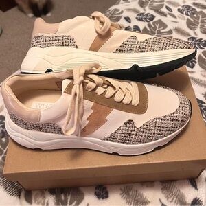 White Raven Sneakers